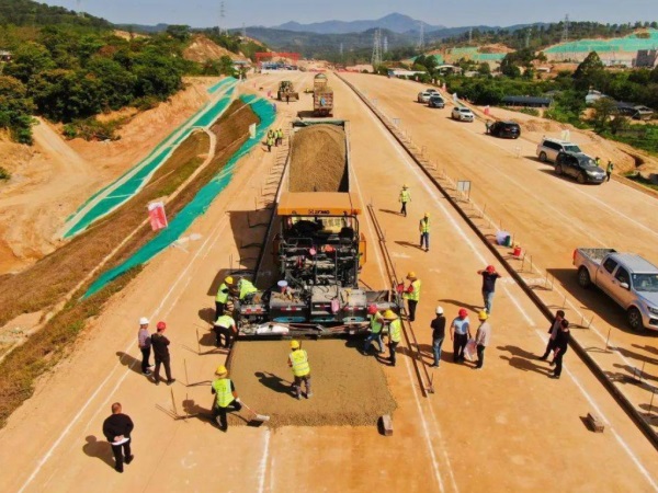 那曲高速公路